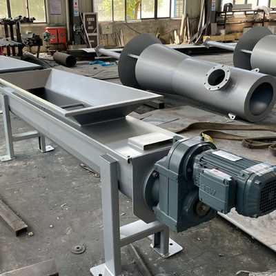 Horizontal Carbon Steel Sludge Shaftless Screw Conveyor Bergerak