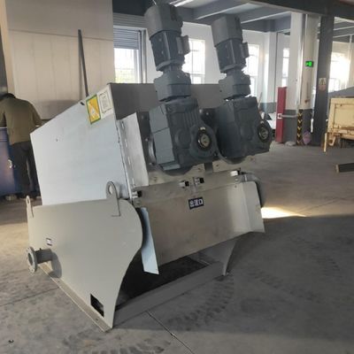 90-150kg / H Screw Press Sludge Dewatering Machine Untuk Pabrik Pencetakan Dan Pencelupan