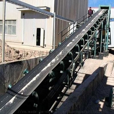 Baja Karbon Sludge Screw Belt Conveyor 300mm Discharge Screw Conveyor