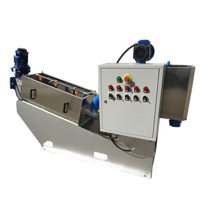 SS304 Screw Type Sludge Dehydrator Pasture Sewage Treatment Otomatis 3m3 / H