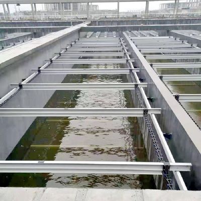 Pengikis Lumpur Rantai Non Logam di Tangki Sedimentasi Lumpur