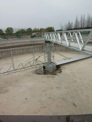 Setengah Jembatan Sludge Scraper Equipment Periferal Drive Baja karbon